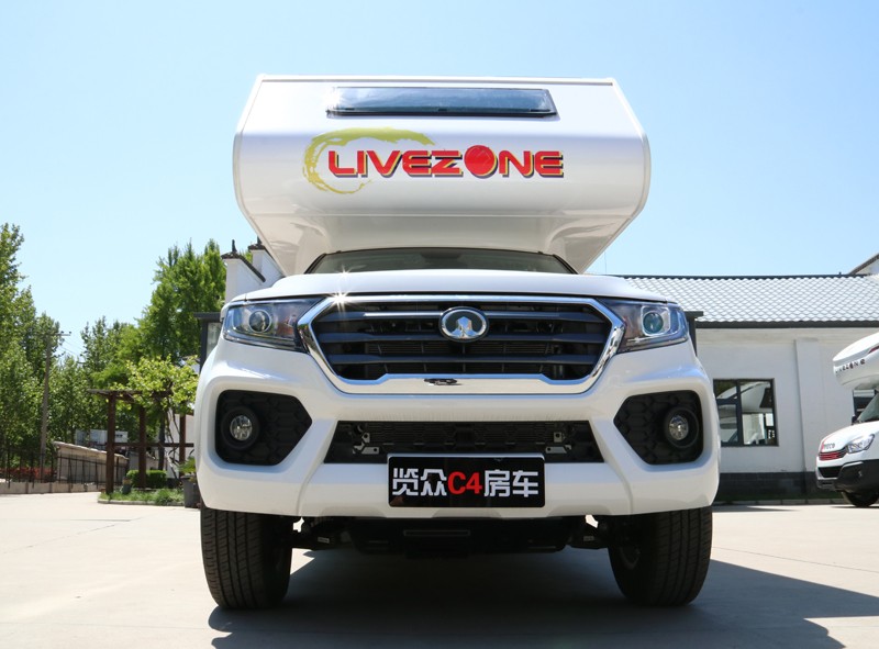 不懼荒野，不怕泥濘，四驅房車更給力