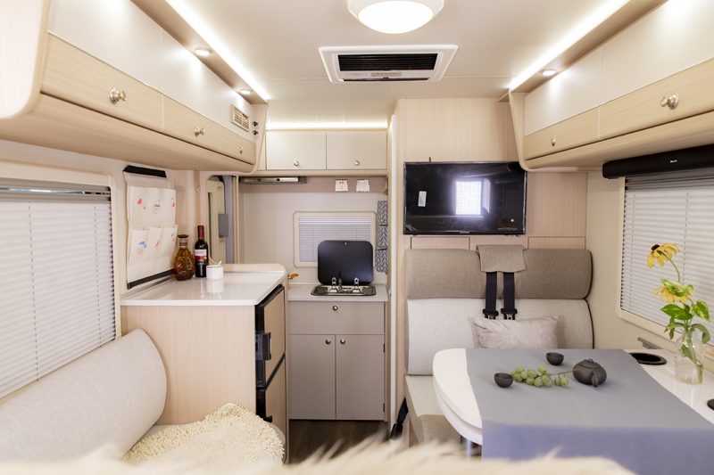 這兩款房車能上京牌還是四驅房車 這兩款房車能上京牌還是四驅房車