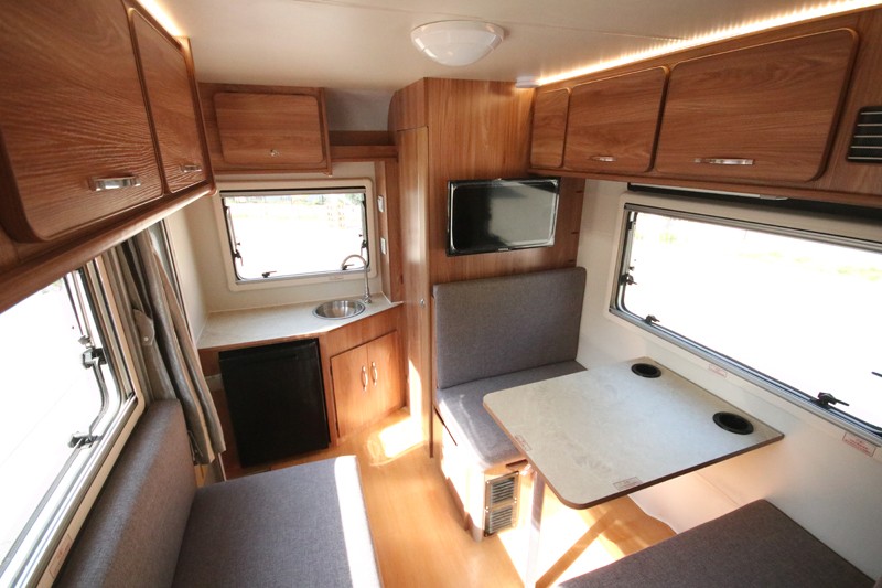 藍牌C本能開，30萬以內的房車推薦