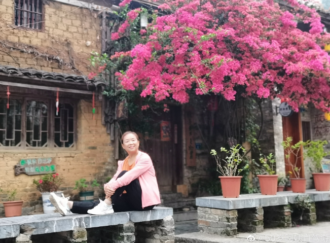 生如逆旅，一車(chē)以航：自駕游100多個(gè)城市 后半生為自己而活 58歲阿姨的逐夢(mèng)之旅