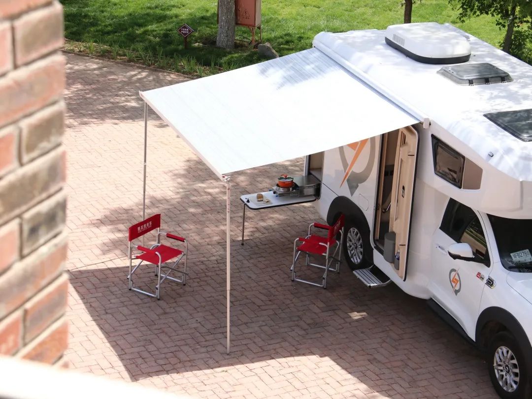 想買輛房車環游中國，該選B型還是C型？